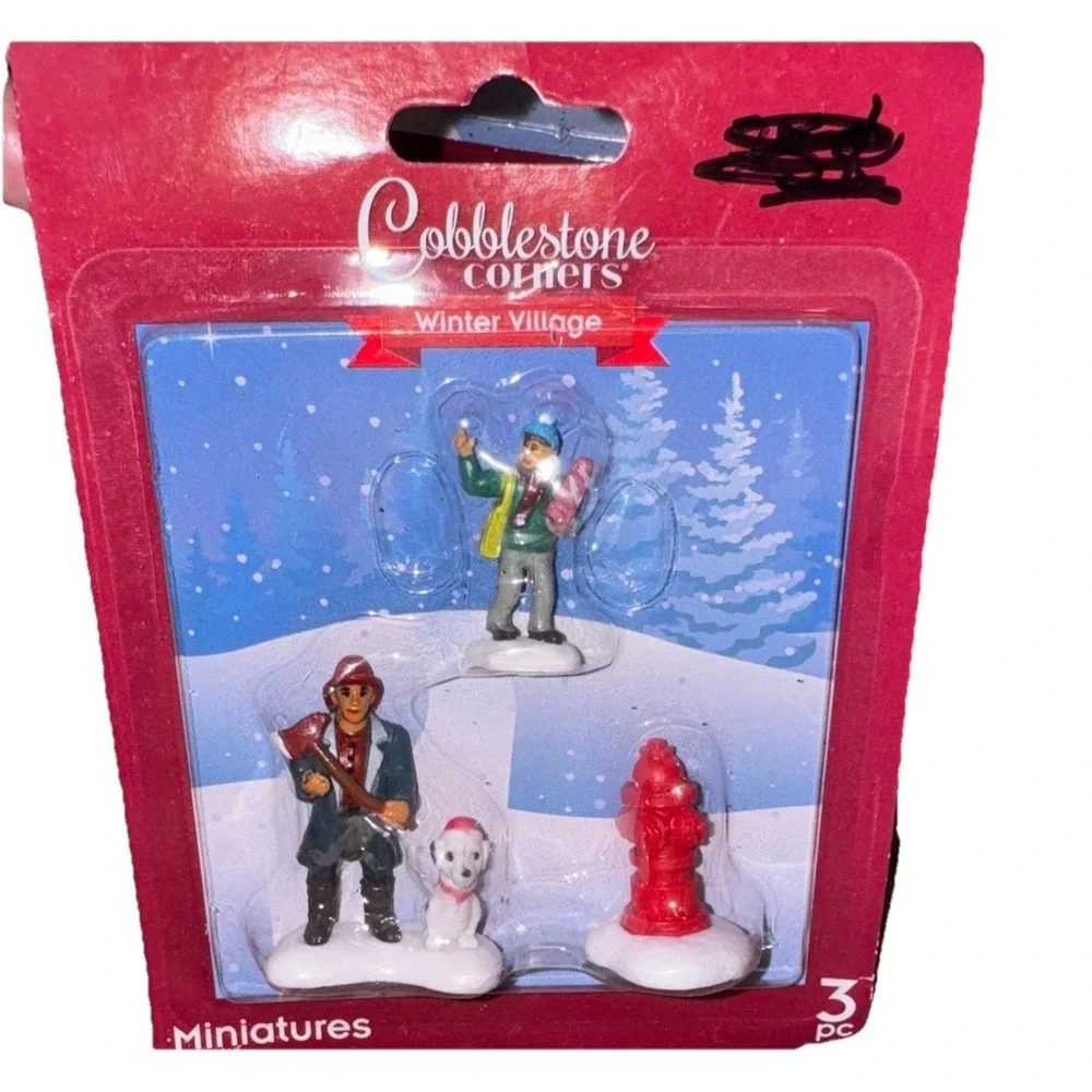 Cobblestone corners 9 figures minitures christmas village Tree Winter New‎